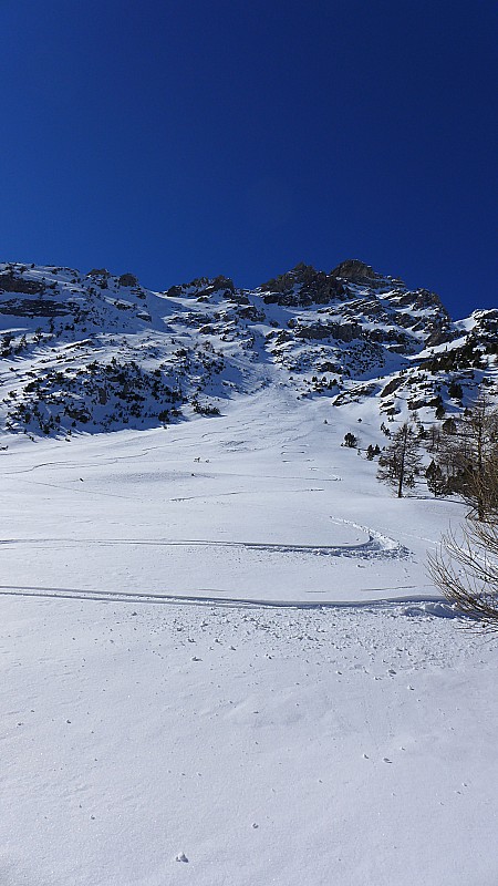 #16 Fin de la première descente : plutôt bonne neige! Fin de la première descente : plutôt bonne neige!