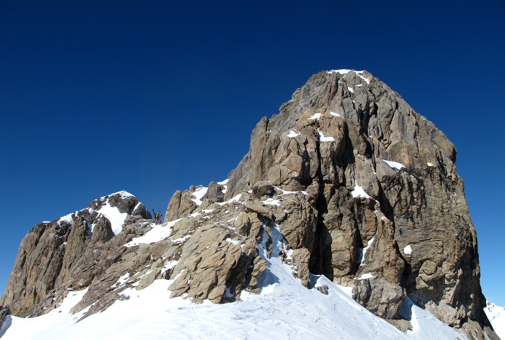 #9 Sous le sommet Sous le sommet