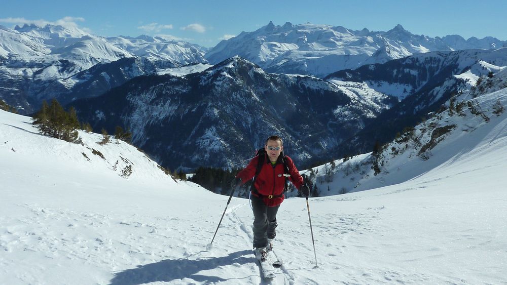 Steph : montée devant la Meije et l'Aiguille du Plat de la Selle