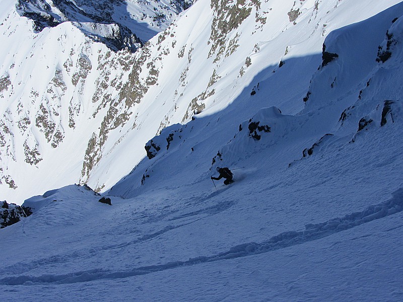 #8 Armet rouge couloir en S : Dans les larges pentes supérieures. Armet rouge couloir en S : Dans les larges pentes supérieures.