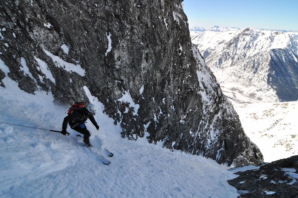 #14 Amet rouge couloir en S : Ca plonge Amet rouge couloir en S : Ca plonge
