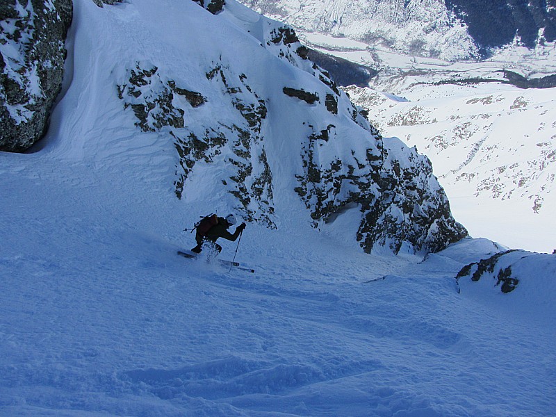 #9 Armet rouge couloir en S : ça se ressert un peu... Armet rouge couloir en S : ça se ressert un peu...