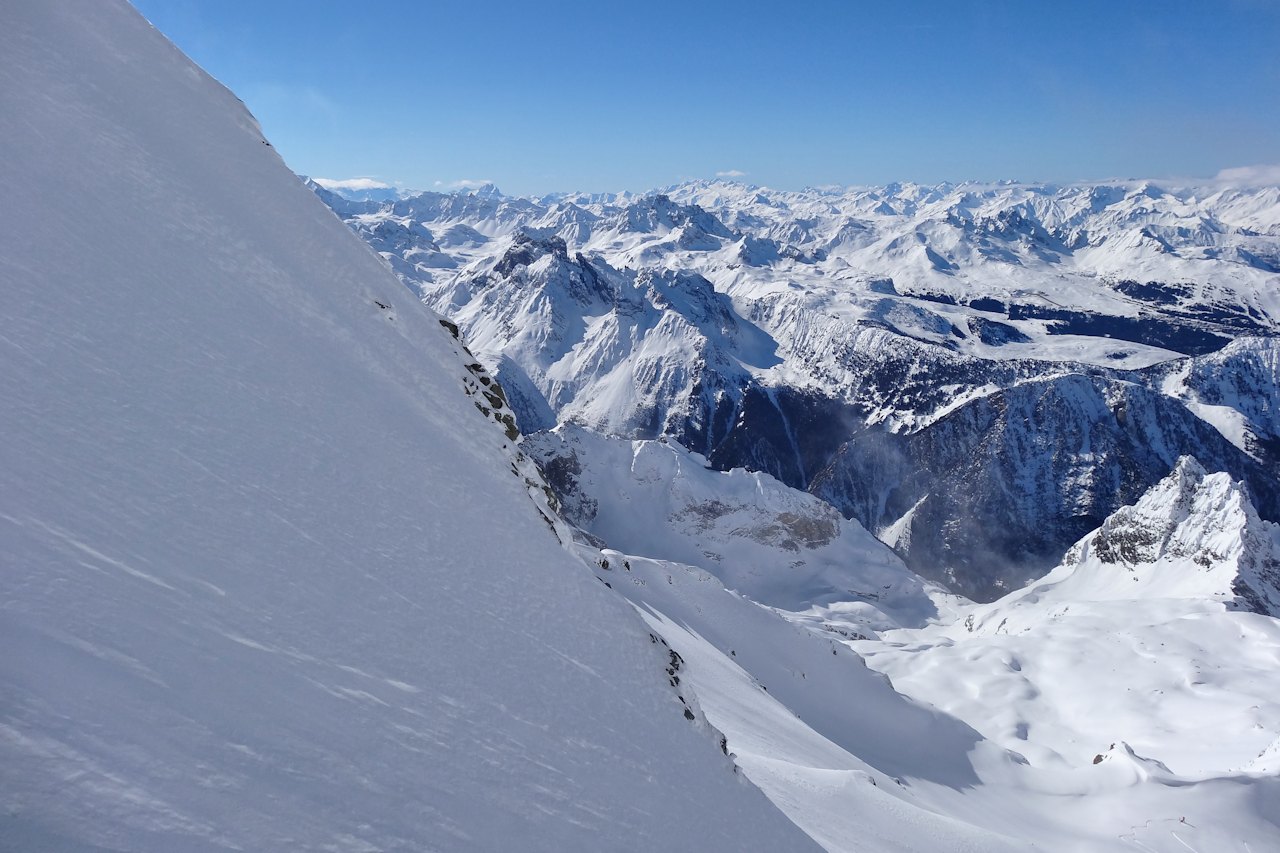 #16 Passage entre les rochers : Vue vers le sud. Passage entre les rochers : Vue vers le sud.