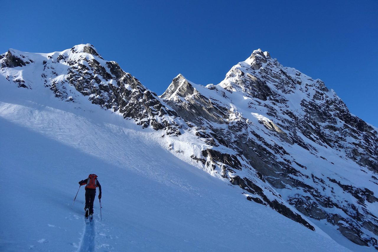 #5 L L'arrivée au soleil : Versant Nord de la Pointe de la Vuzelle.