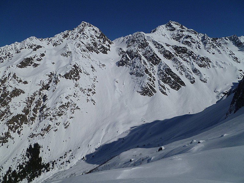 #4 La plagne Vaumard : Pour info: le rocher d La plagne Vaumard : Pour info: le rocher d'Arguille et le col du Tepey