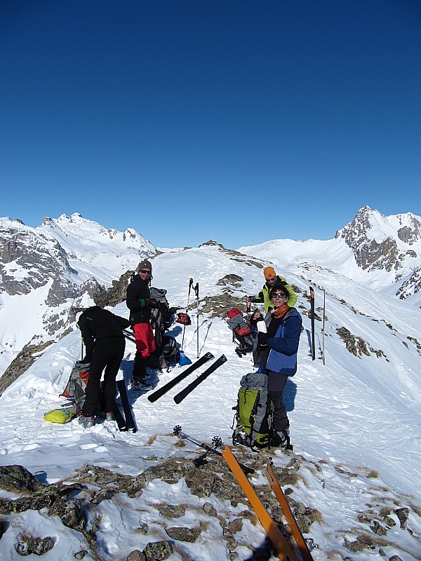 #18 Point 2713m : avant de basculer sur le Col de l Point 2713m : avant de basculer sur le Col de l'Aiguillette et l'Alpe du Lauzet pour achever notre raid.