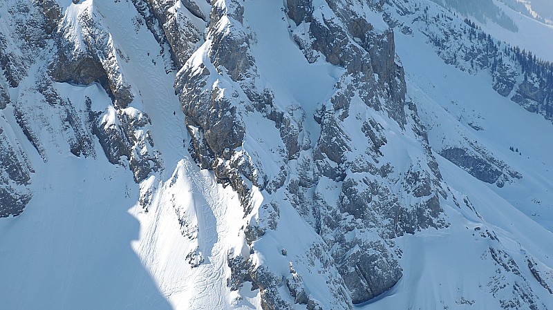 #9 Charvet : Zoom sur couloir N de la Mamule: 6 personnes à la montée. Charvet : Zoom sur couloir N de la Mamule: 6 personnes à la montée.