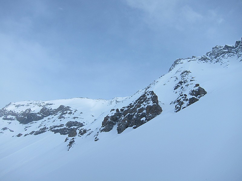 #4 Gros Grenier : montée à droite du couloir, le Pas du Gros Grenier a encore un peu de soleil. Gros Grenier : montée à droite du couloir, le Pas du Gros Grenier a encore un peu de soleil.