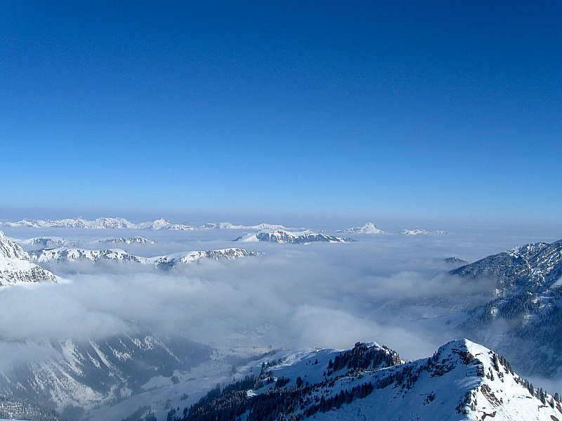 #3 vers le stockhorn : quelques brins de nuages vers le stockhorn : quelques brins de nuages