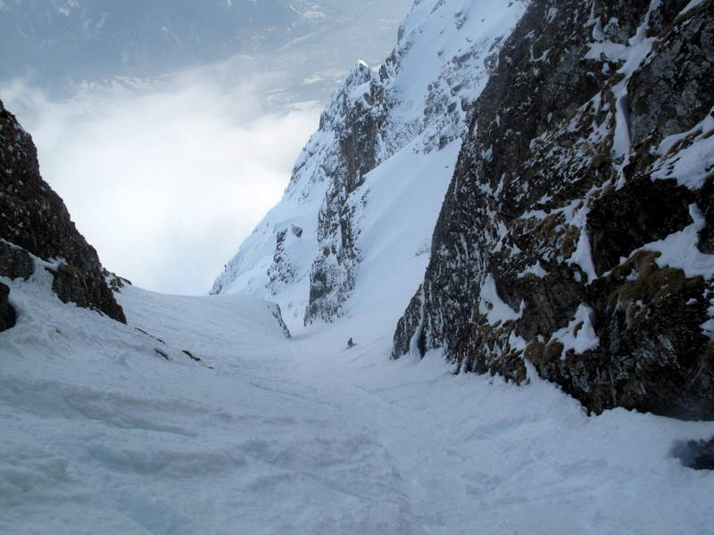 #4 Et voilà il est en bas : Le brouillard monte et va nous gacher un peu la fin de la descente Et voilà il est en bas : Le brouillard monte et va nous gacher un peu la fin de la descente