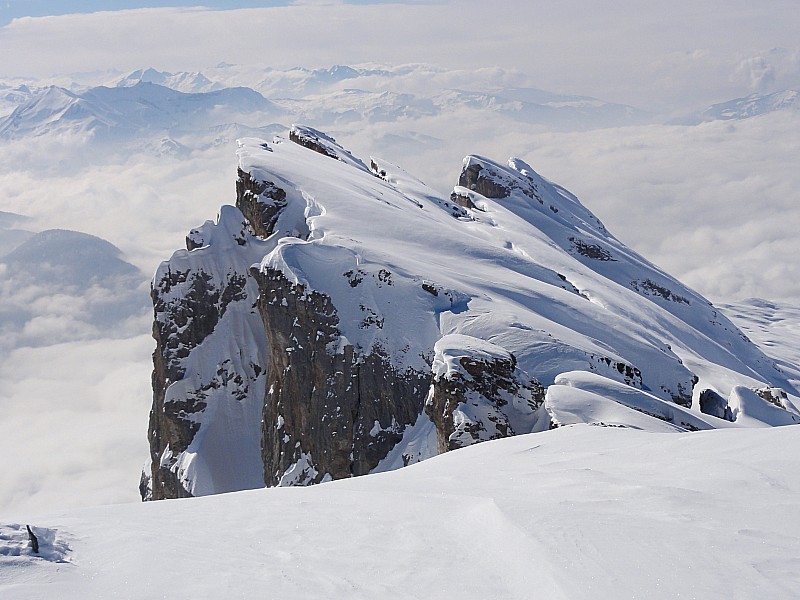 #4 Falaises d Falaises d'Anterne : Et corniches, ou sont les base jumpers?