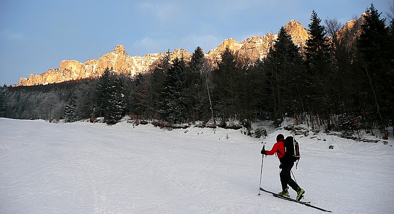 #1 Khara file vers l Khara file vers l'objectif : 7h30, l'Aulp du Seuil s'embrase avec le lever du soleil