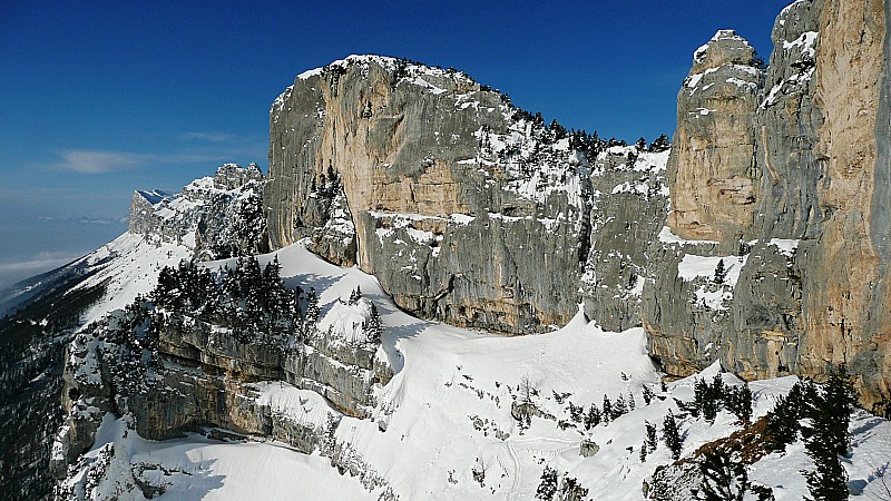 #3 Aulp du Seuil : Le haut du cirque Aulp du Seuil : Le haut du cirque