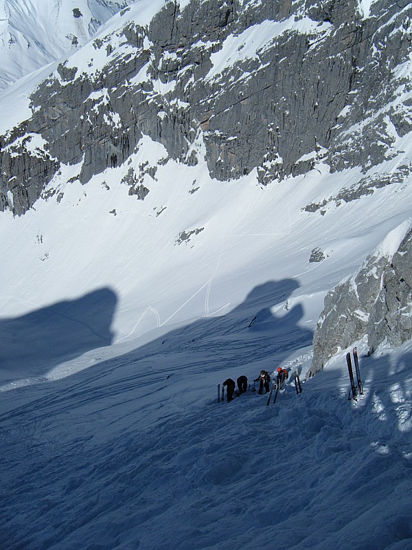 sous les brêches : préparatifs à la descente