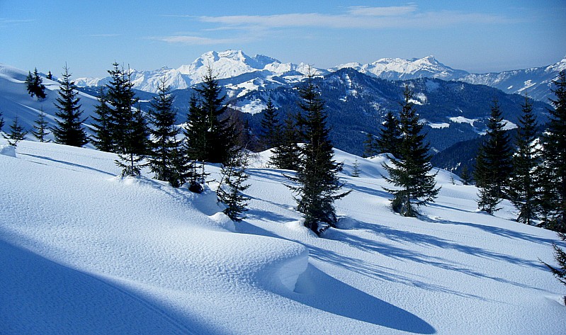 vue sur la Tournette : dans la traversée après le Planet, vue sur la Tournette