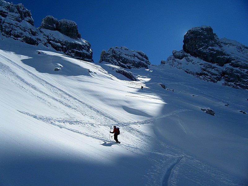 brêches en vue : à l'approche de la crête