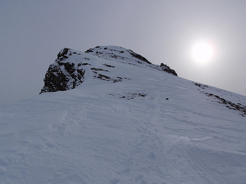 #5 le sommet : bientôt on quitte les skis le sommet : bientôt on quitte les skis