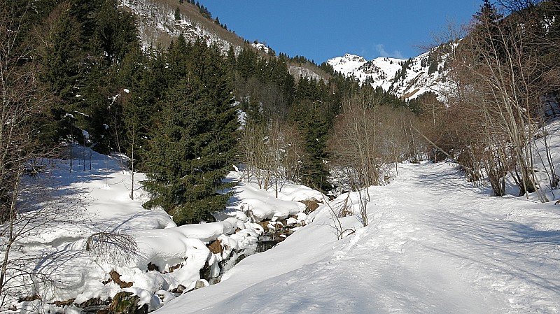 #1 Vallorin : Départ au bord du torrent. Bucolique Vallorin : Départ au bord du torrent. Bucolique