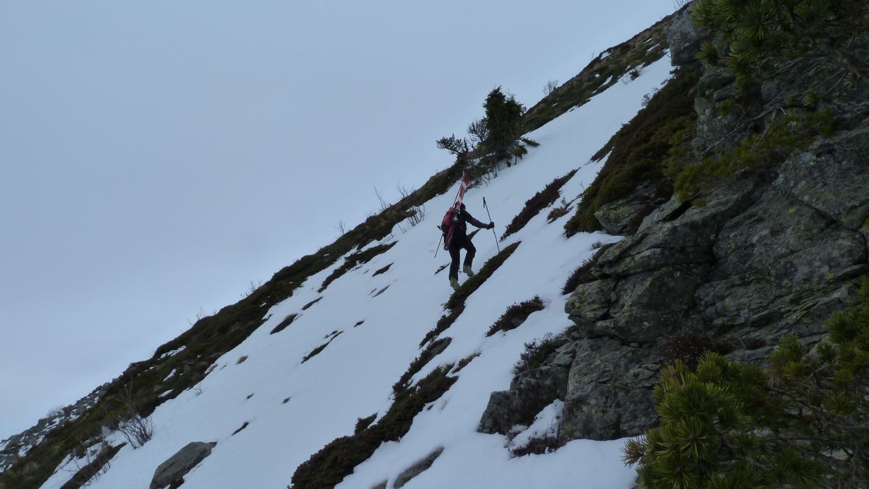 #4 Couloir Est de l Couloir Est de l'antécime : L'enneigement s'arrête à 30m du sommet