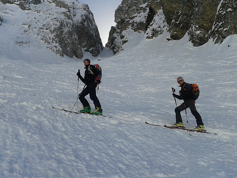 #5 Coillu à Bordel : Bas du couloir Coillu à Bordel : Bas du couloir