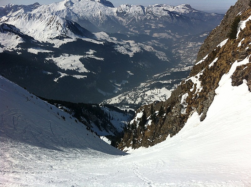#8 Couloir Chauchefoin : Partie sup du couloir , avec la Tournette en arrière-plan Couloir Chauchefoin : Partie sup du couloir , avec la Tournette en arrière-plan