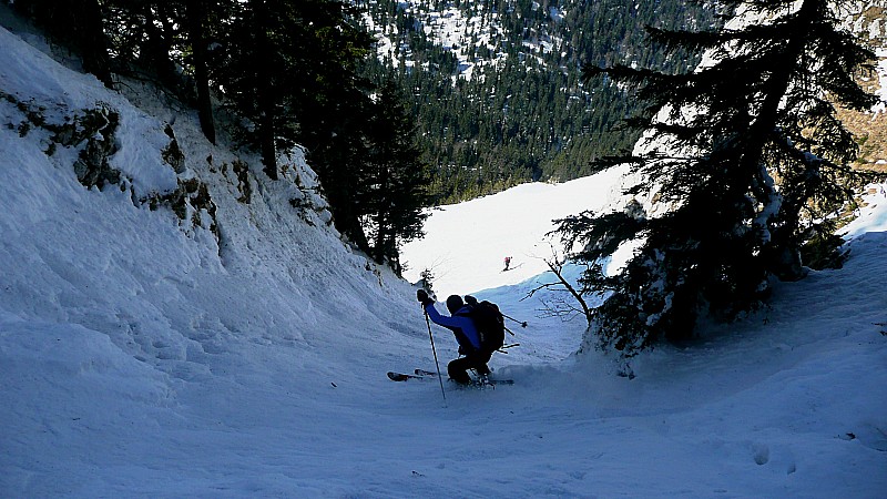 #9 Couloir W du Petit Som : Bonne neige ... pas de problème pour se lâcher, Khara est parti ! Couloir W du Petit Som : Bonne neige ... pas de problème pour se lâcher, Khara est parti !