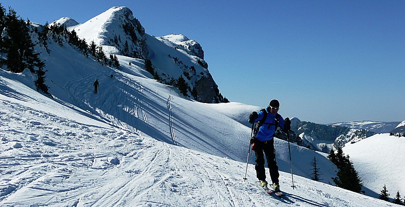 #3 Descente du Grand Som : Neige froide juste en-dessous en versant W Descente du Grand Som : Neige froide juste en-dessous en versant W