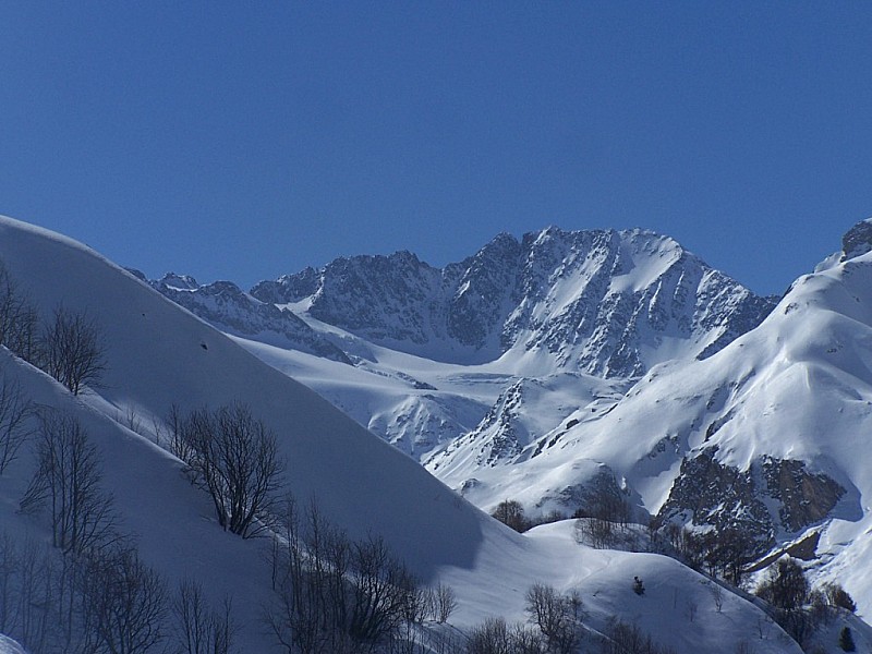#8 Roc du Blanchon : Arrivée au dessus des Prioux, jolie vue sur l Roc du Blanchon : Arrivée au dessus des Prioux, jolie vue sur l'Aigulle de Péclet.