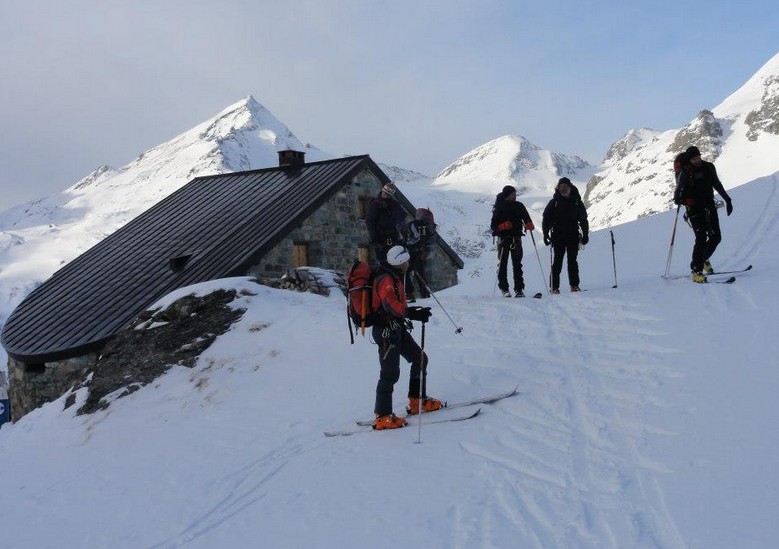 #26 Départ de Chanrion pour le Pigne par le Glacier du Brenay Départ de Chanrion pour le Pigne par le Glacier du Brenay