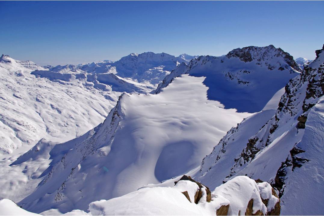 #11 Glacier de l Glacier de l'AOUILLE : Le glacier de l'AOUILLE a-t-il été visité cette année? Les skitouriens qui l'avaient découvert il y a deux ans, n'y retournent plus?