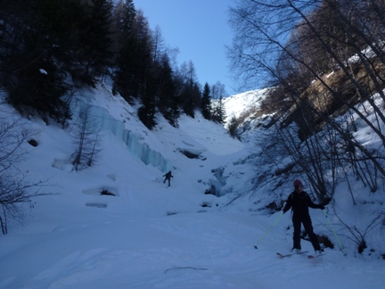 #4 arrivée : arrivée au niveau du chemin balisé = fin arrivée : arrivée au niveau du chemin balisé = fin