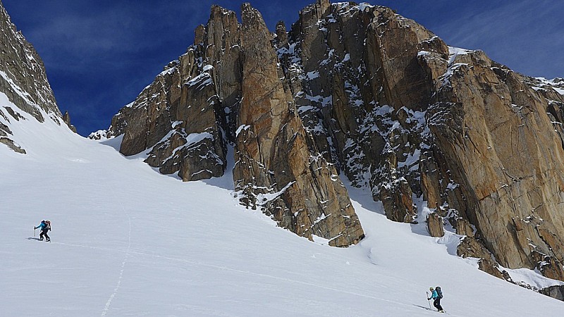 #15 Couloir : Piliers granitiques Couloir : Piliers granitiques