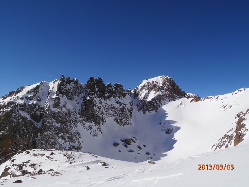 #26 Pointe des éboulis : Couloir au dessus du lac du Cinto Pointe des éboulis : Couloir au dessus du lac du Cinto