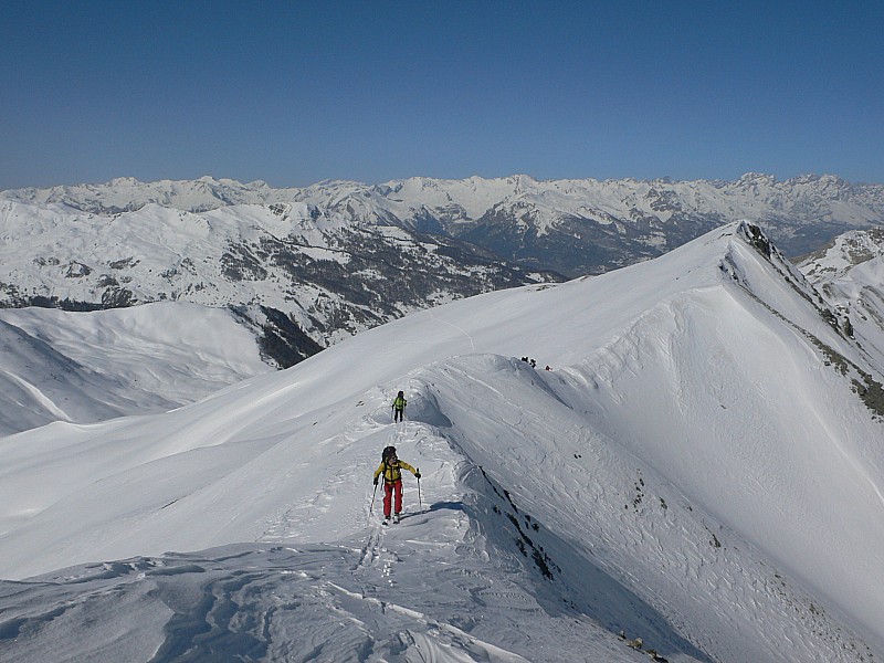 #5 arête du Clo de Serenne : montée sur l’arête avant de descendre sur le Vallon Laugier arête du Clo de Serenne : montée sur l’arête avant de descendre sur le Vallon Laugier