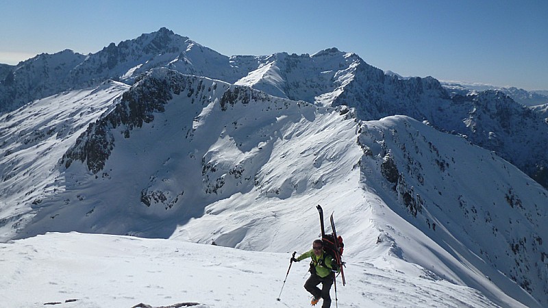#2 Nico : sur l Nico : sur l'arête menant à la Pointe de Pinzi Corbini avec le Monte d'Oro en toile de fond