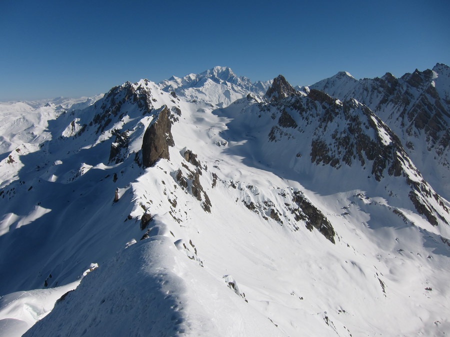 #1 Roc de la Charbonnière : de belles perspectives au sommet Roc de la Charbonnière : de belles perspectives au sommet