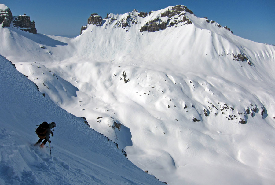 #8 Pointe de Combe Neuve face NW : devant la brèche de Parozan et l Pointe de Combe Neuve face NW : devant la brèche de Parozan et l'aiguille du Grand Fond
