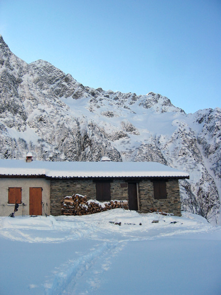 Refuge d'Oule : Le refuge d'Oule sous la neige (enfin !)