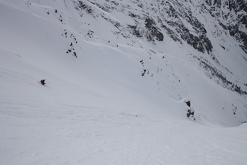 #16 belle ambiance tout de même : couloir tournant, neiges variées... belle ambiance tout de même : couloir tournant, neiges variées...
