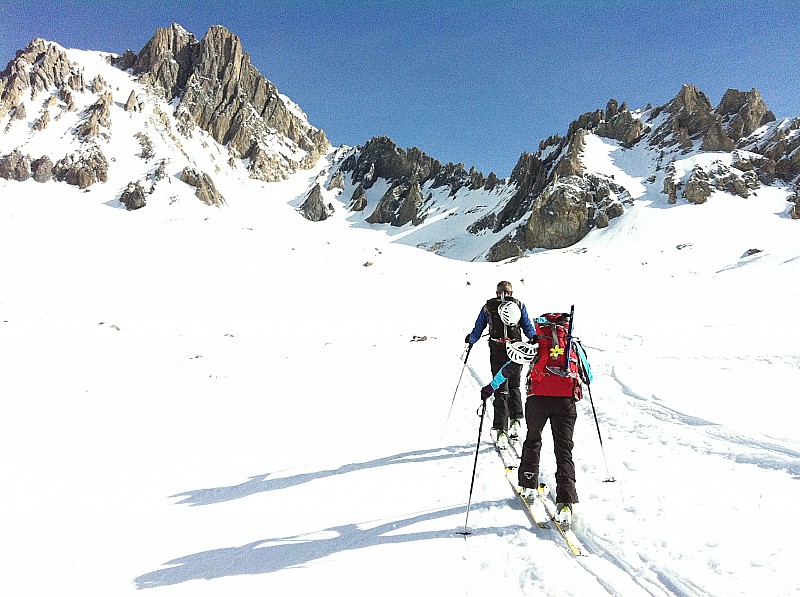 #1 Vallon du Fournache : Départ sous le soleil la journée s Vallon du Fournache : Départ sous le soleil la journée s'annonce excellente
