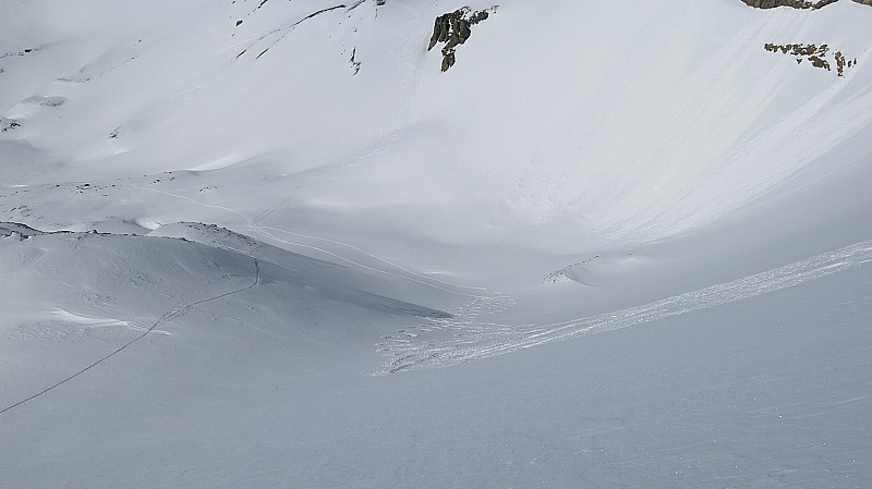 #12 Bellecote : Petite face N, pour faire nos traces dans de la bonne poudre. 4p avaient skié la face le matin Bellecote : Petite face N, pour faire nos traces dans de la bonne poudre. 4p avaient skié la face le matin