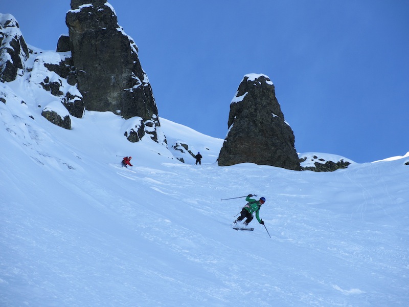 #8 L L'équipe : Découvre la poudre du couloir, miam!!