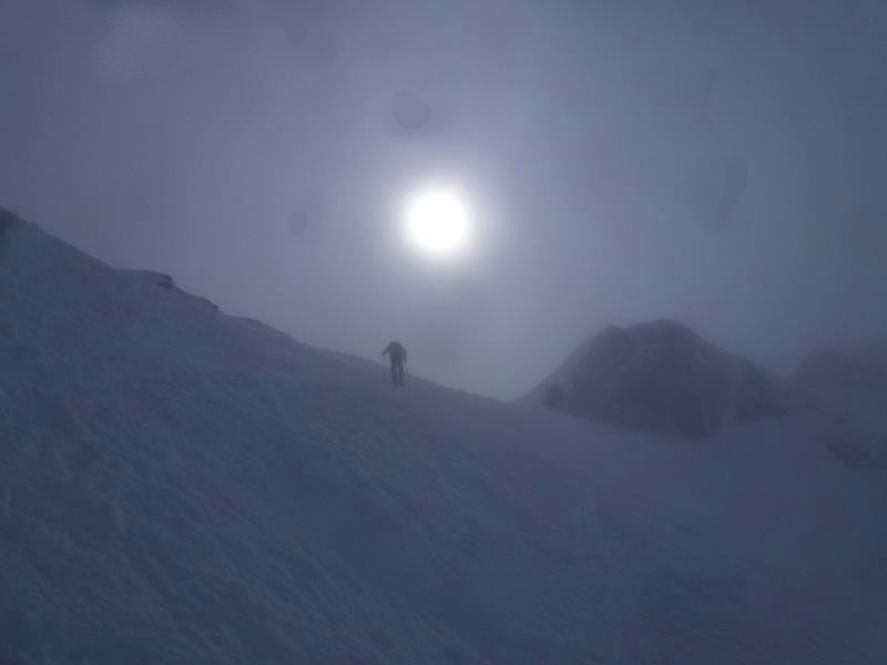 #2 Tête pelouse : On arrive au petit col sous le sommet, avec une petit soleil , chouette !! Tête pelouse : On arrive au petit col sous le sommet, avec une petit soleil , chouette !!