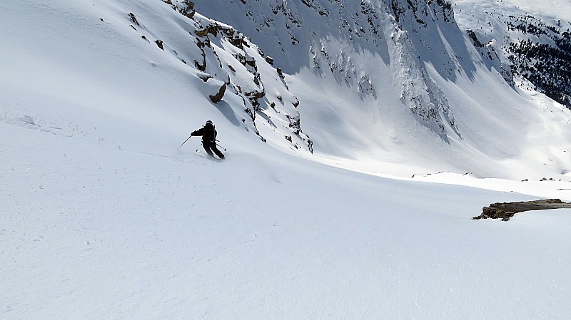 #8 Turge pente SO : Pas encore revenu vers 12h mais lisse et bon à skier. Turge pente SO : Pas encore revenu vers 12h mais lisse et bon à skier.