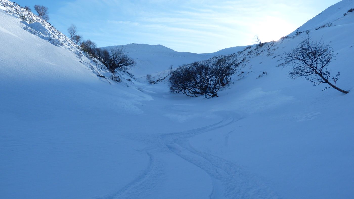 #9 Un vallon bien rempli : Petite poudre sur fond dur. Un vallon bien rempli : Petite poudre sur fond dur.