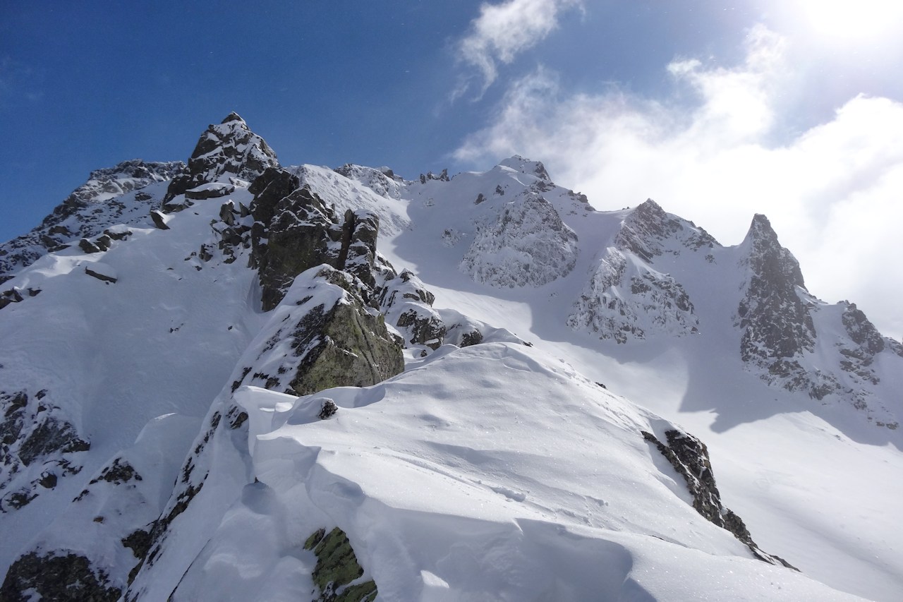 #23 Rognolet versant NO : Vue de la crête au dessus du col des Paris-St Jacques. Rognolet versant NO : Vue de la crête au dessus du col des Paris-St Jacques.