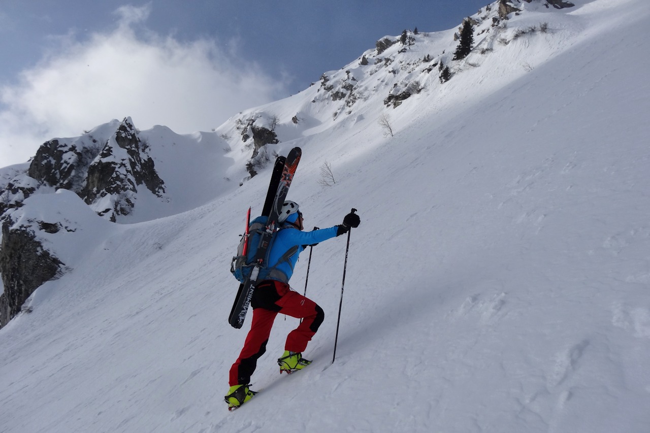 Couloir sous La Roche Noire : Cramponnage agréable et efficace.