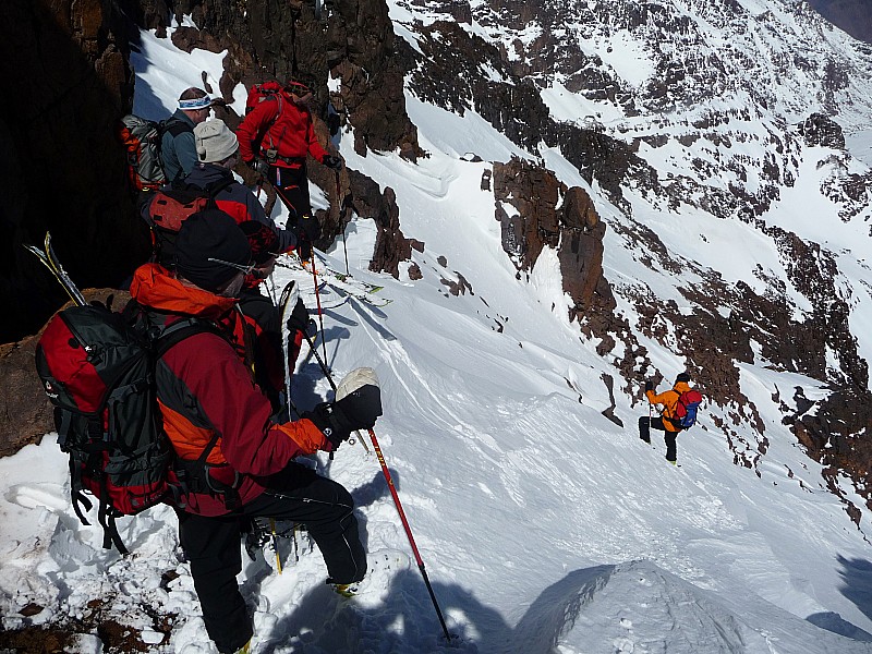 #10 Ouanoukrim couloir NE : bien rempli, bonnes conditions Ouanoukrim couloir NE : bien rempli, bonnes conditions