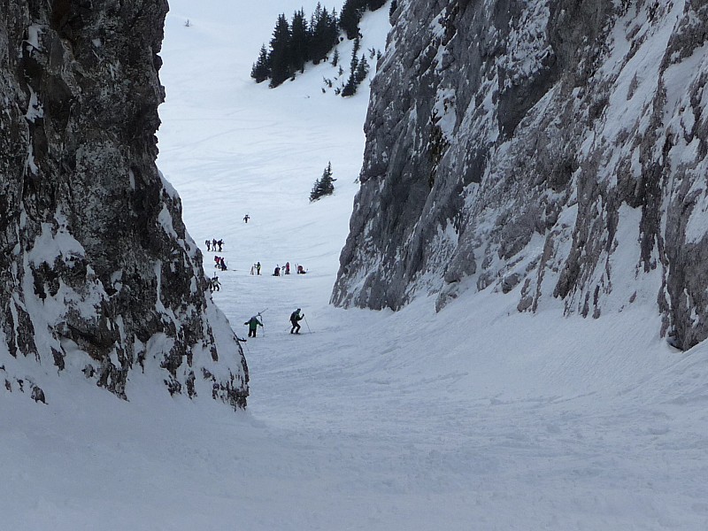 #8 coillu : La foule à l coillu : La foule à l'entrée du couloir !