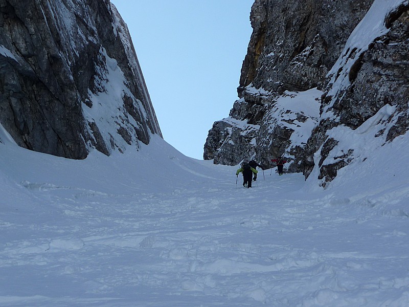 #3 coillu : pas mal de poudre sur le haut du couloir coillu : pas mal de poudre sur le haut du couloir